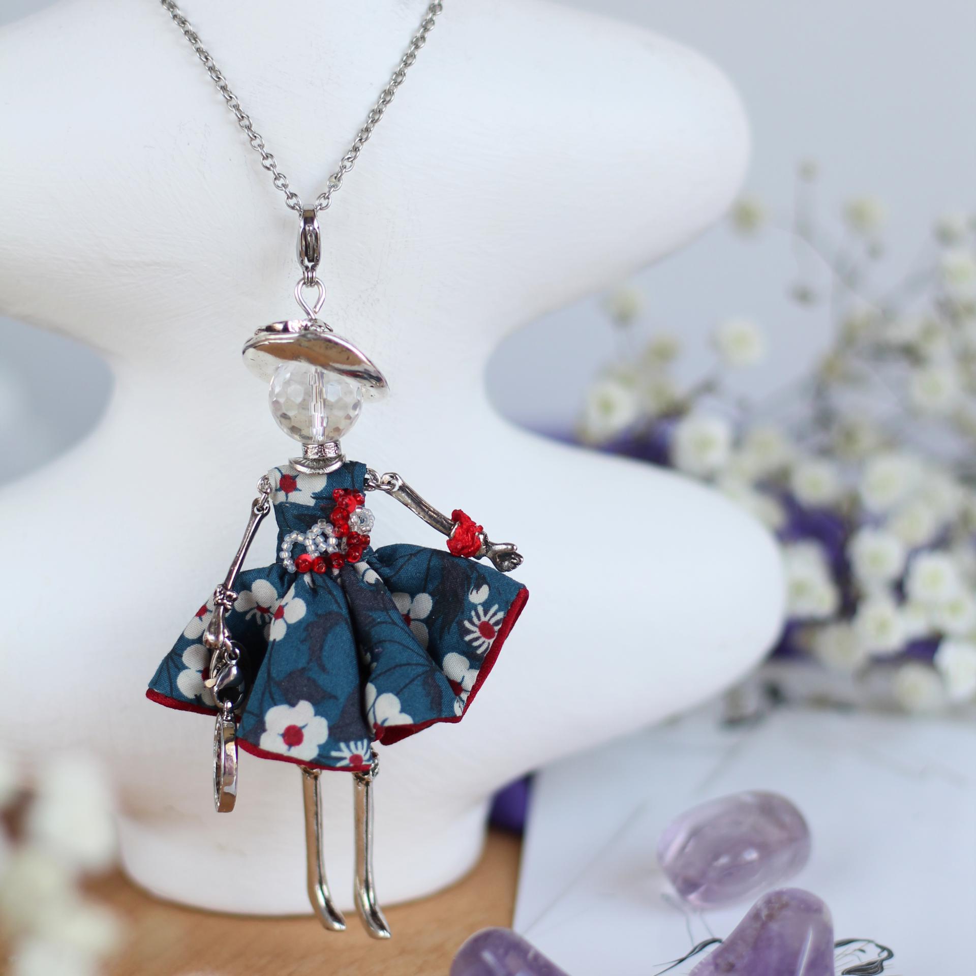 Cristal de roche pendentif poupée talisman fait main