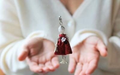 Bijoux tendance 2025 : Protection, élégance & énergie positive