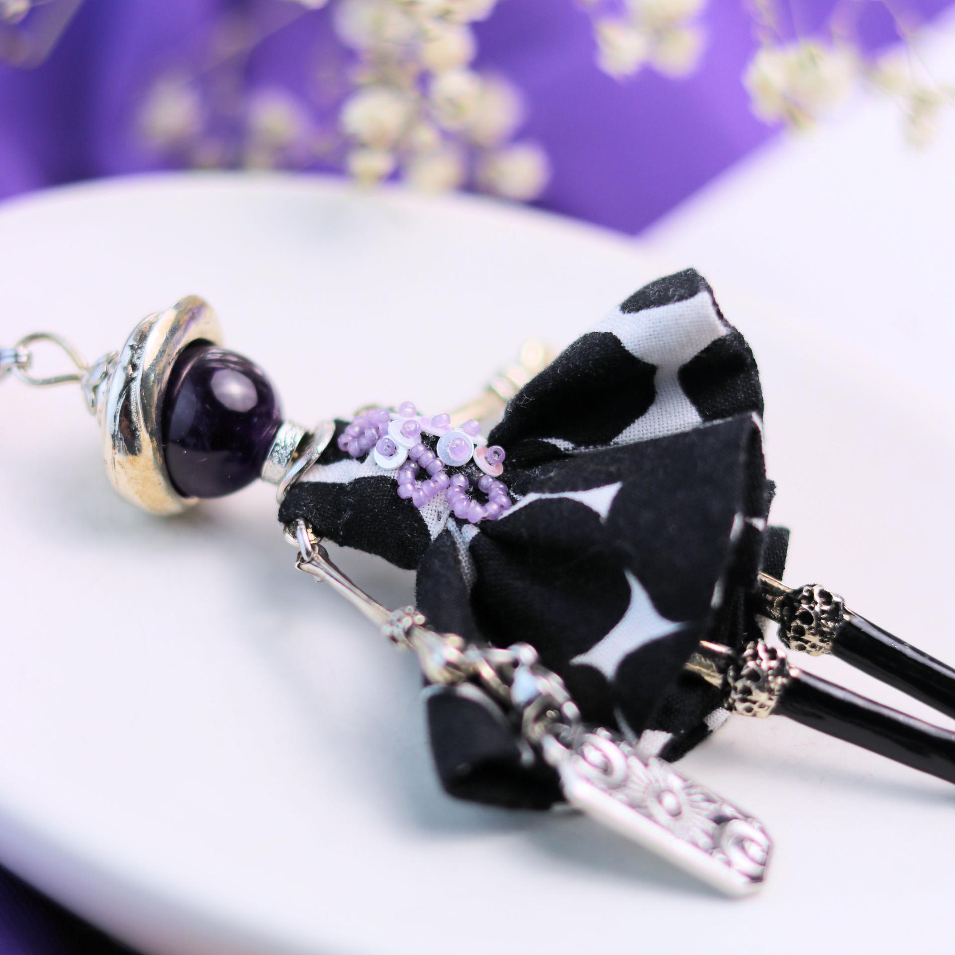 bijou fantaisie femme unique avec visage en pierre naturelle violette unique - Murmures d'une charmeuse