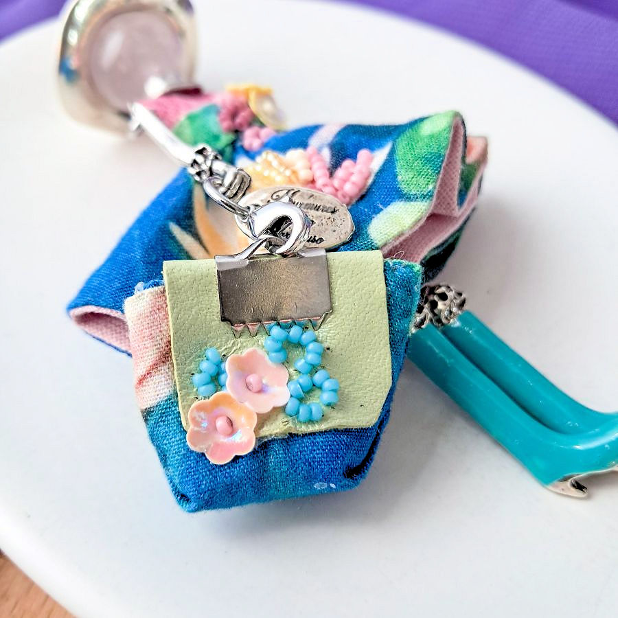 Pendentif poupée quartz rose pour femme - Murmures d'une charmeuse