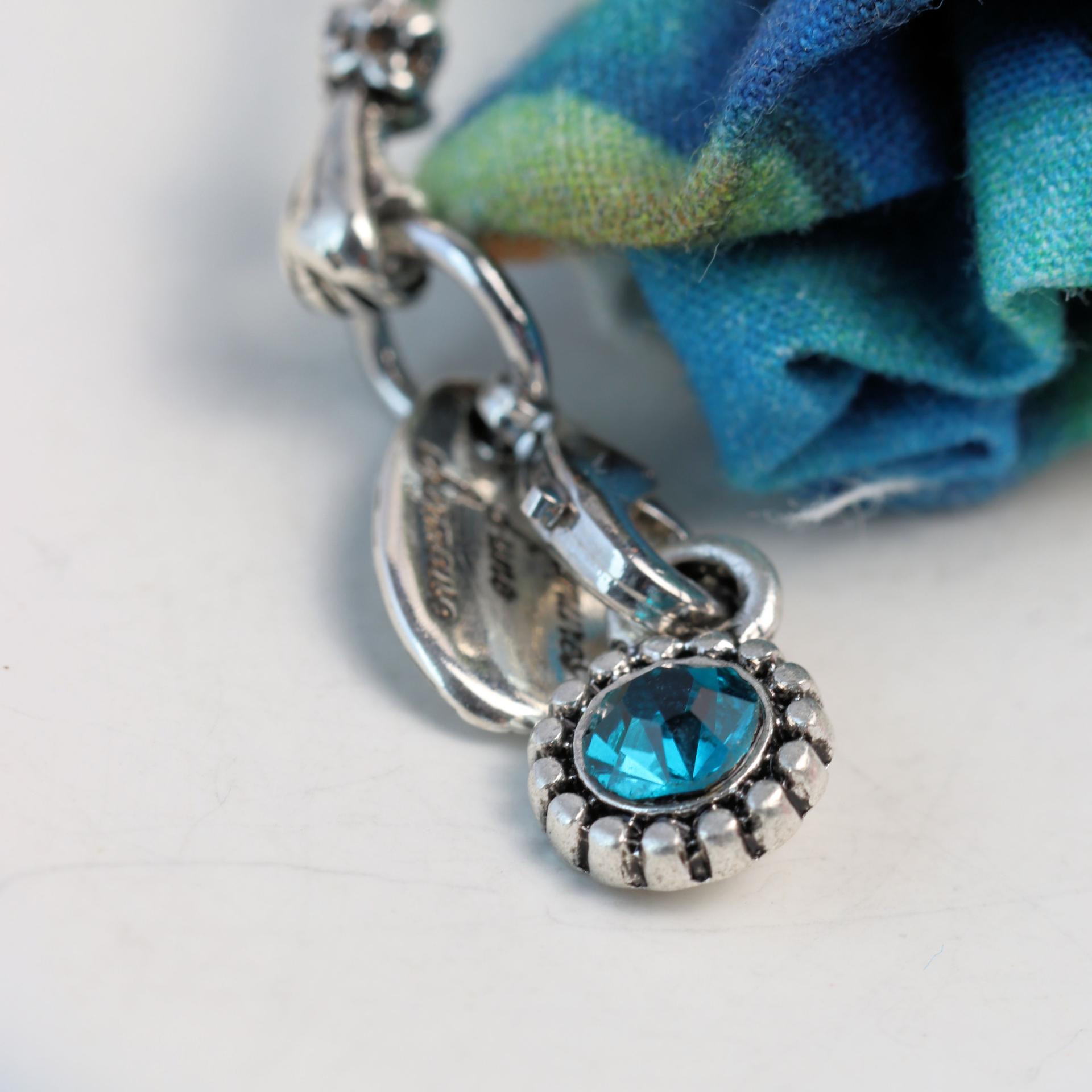 Poupée talisman pendentif porte-bonheur avec visage en quartz rose - Murmures d'une charmeuse