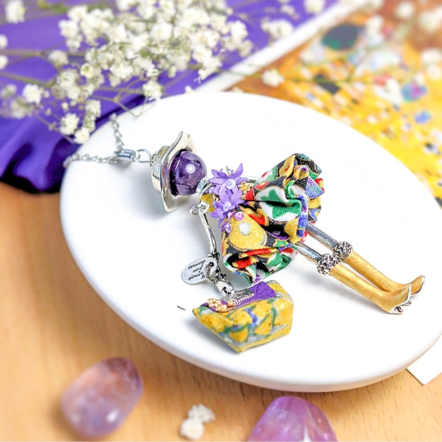 Pendentifs poupées par couleur Pendentifs poupées classés par couleur, bijoux artisanaux faits main